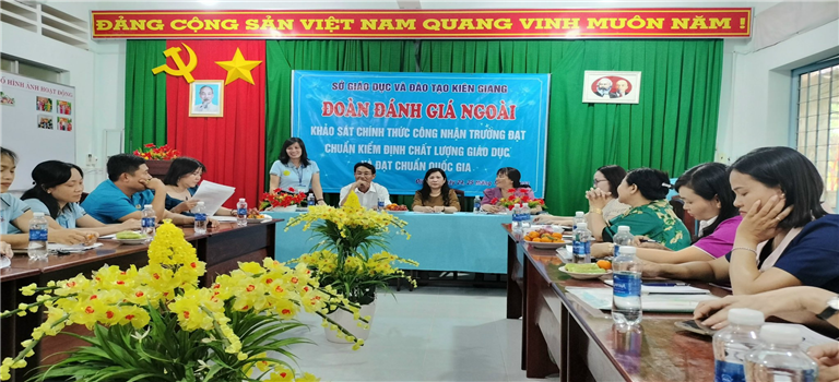 KHẢO SÁT CHÍNH THỨC CÔNG NHẬN TRƯỜNG ĐẠT KIỂM ĐỊNH CHẤT LƯỢNG GD VÀ ĐẠT CHUẨN QG